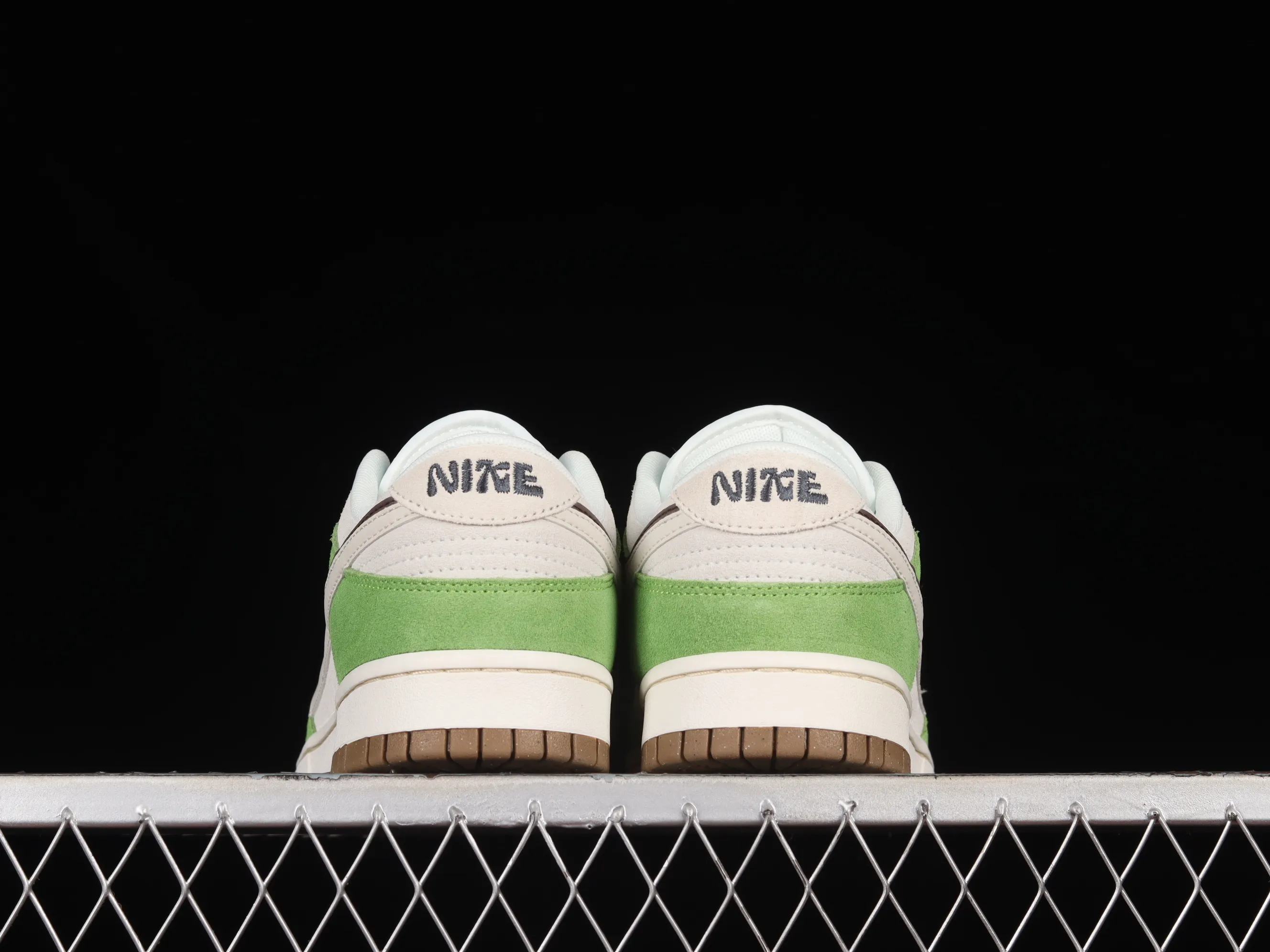 All categories Nk SB Dunk series Nk SB Dunk Low low-top sneakers F version Nk SB Dunk Low "85" gray and red double hook SB low-top sports and leisure sneakers DO9457-103